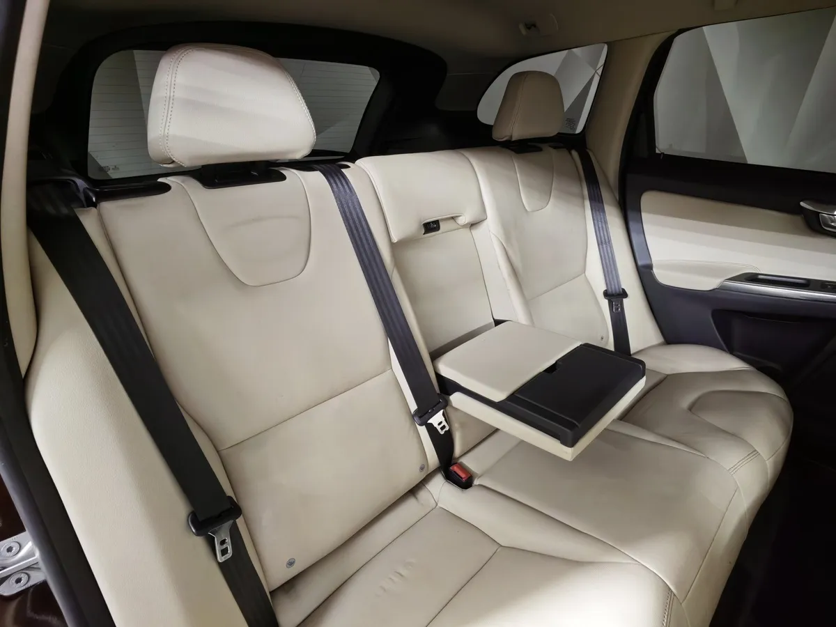 Volvo XC60 2.4 D4 Geartronic AWD (181 л.с.) Красный в АВИЛОН. Слайд №16