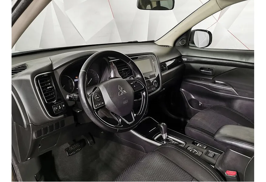 Mitsubishi Outlander 2.0 CVT 4WD (146 л.с.) Instyle E29 Коричневый в АВИЛОН. Слайд №15
