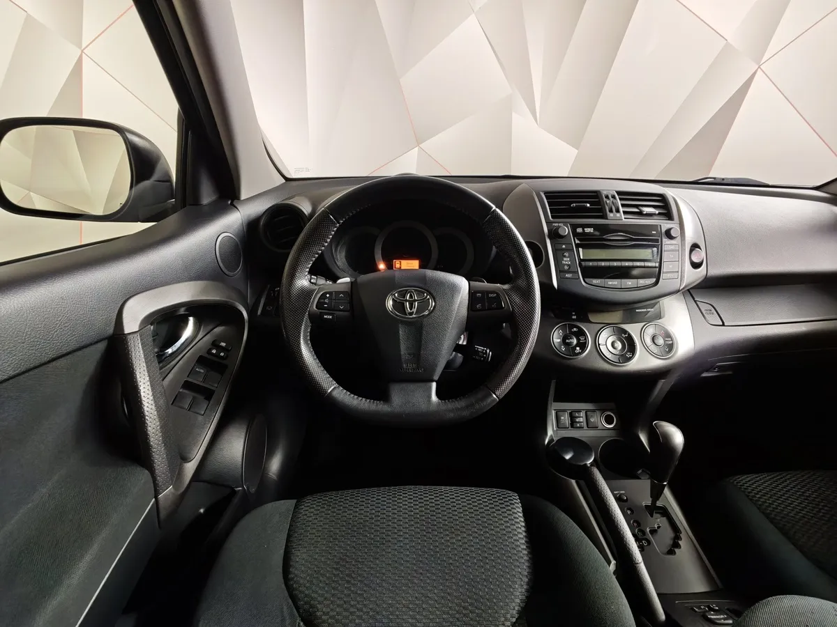 Toyota RAV4 2.0 AT AWD (150 л.с.) Черный в АВИЛОН. Слайд №18
