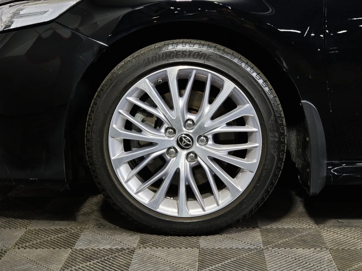 Toyota Camry 2.5 AT (181 л.с.) Черный в АВИЛОН. Слайд №9