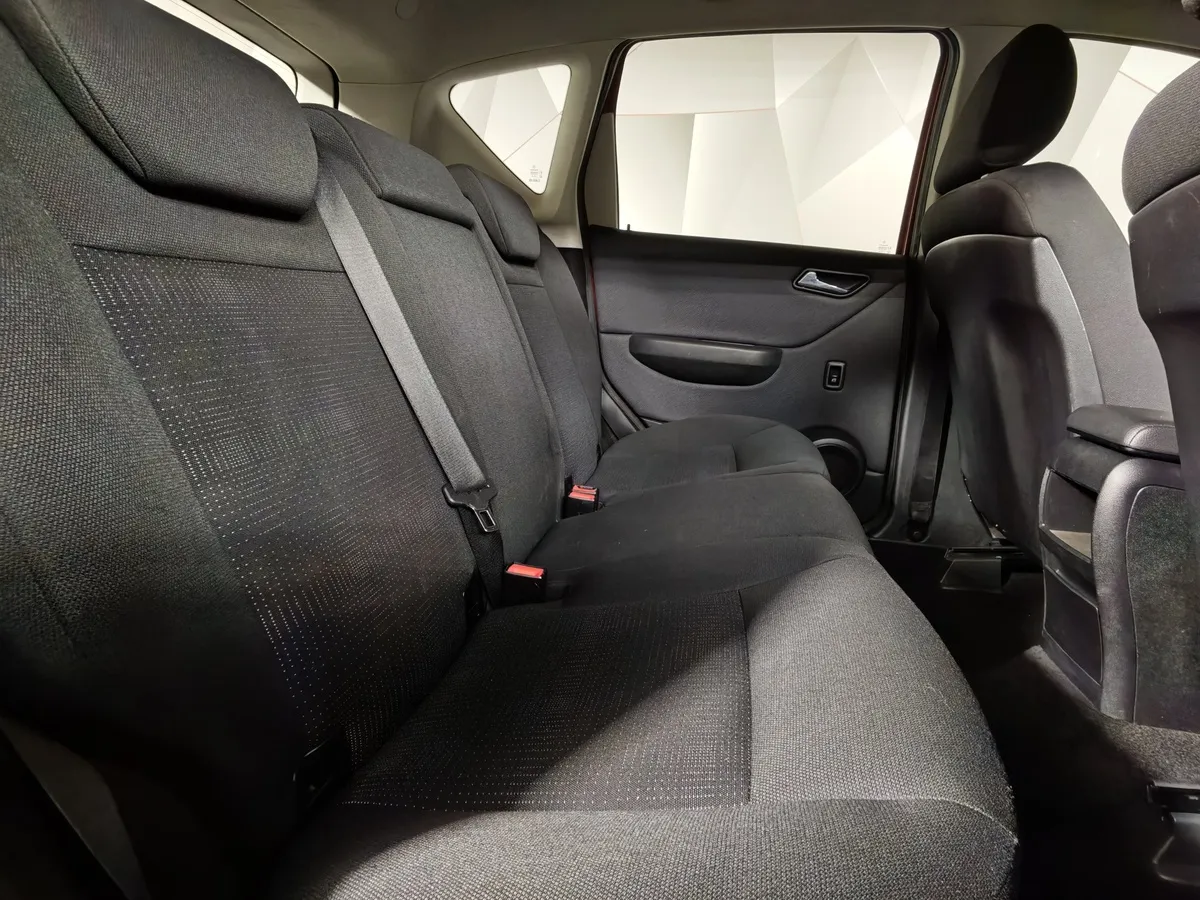 Mercedes-Benz A-Класс A 180 Autotronic (116 л.с.) Красный в АВИЛОН. Слайд №16