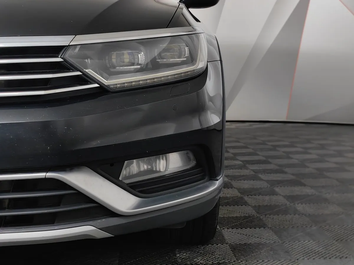 Volkswagen Passat 2.0 TSI BlueMotion DSG 4motion (220 л.с.) Variant Черный в АВИЛОН. Слайд №10