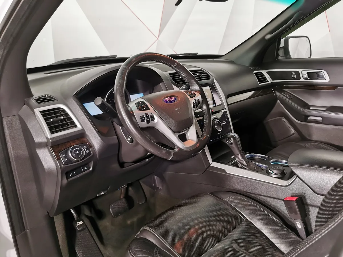 Ford Explorer 3.5 SelectShift 4WD (294 л.с.) Белый в АВИЛОН. Слайд №18