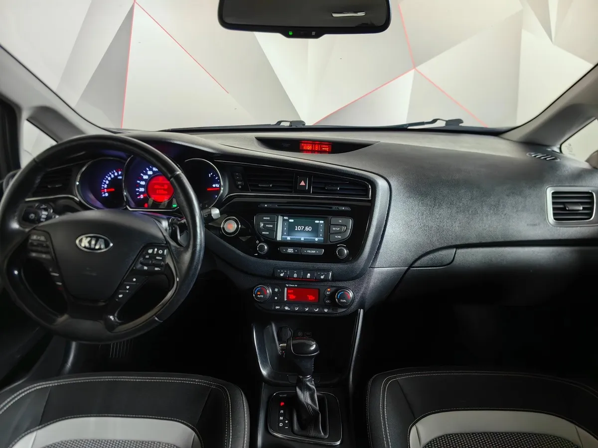 Kia Ceed 1.6 DCT (135 л.с.) Prestige Серый в АВИЛОН. Слайд №15