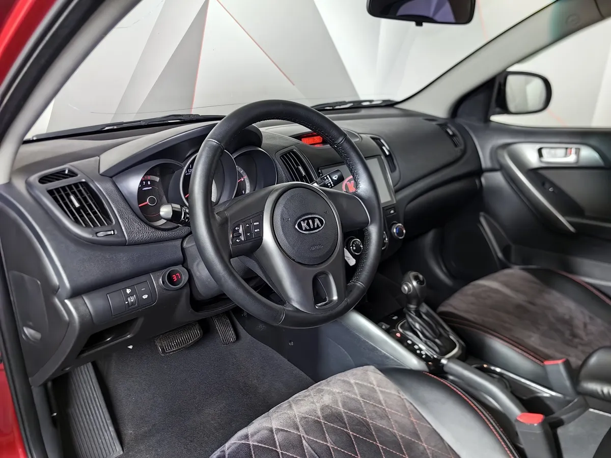 Kia Cerato 1.6 AT (126 л.с.) Красный в АВИЛОН. Слайд №19
