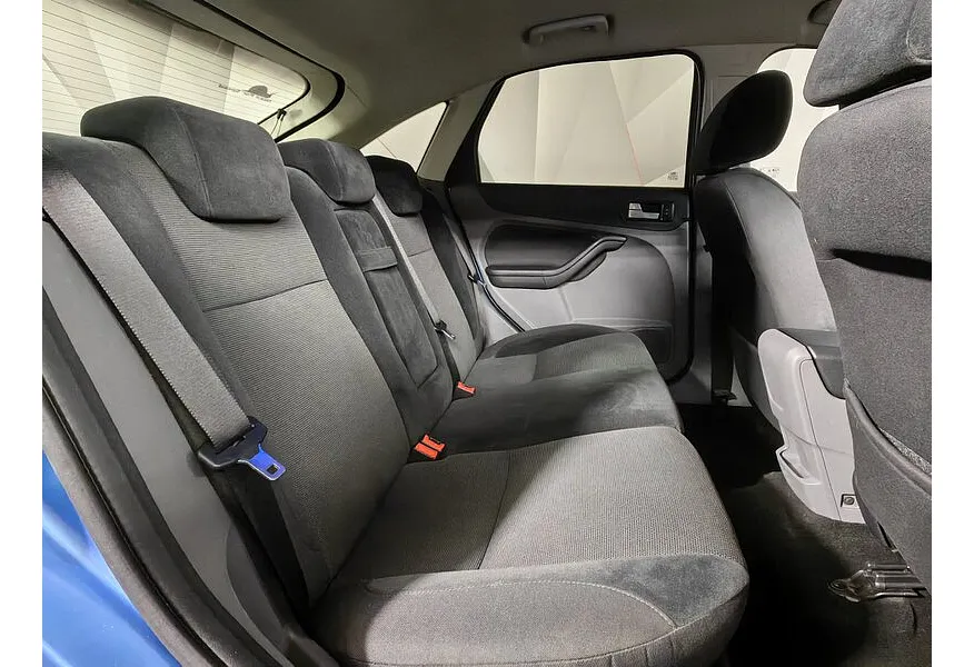 Ford Focus 1.8 MT (125 л.с.) Ghia Синий в АВИЛОН. Слайд №16