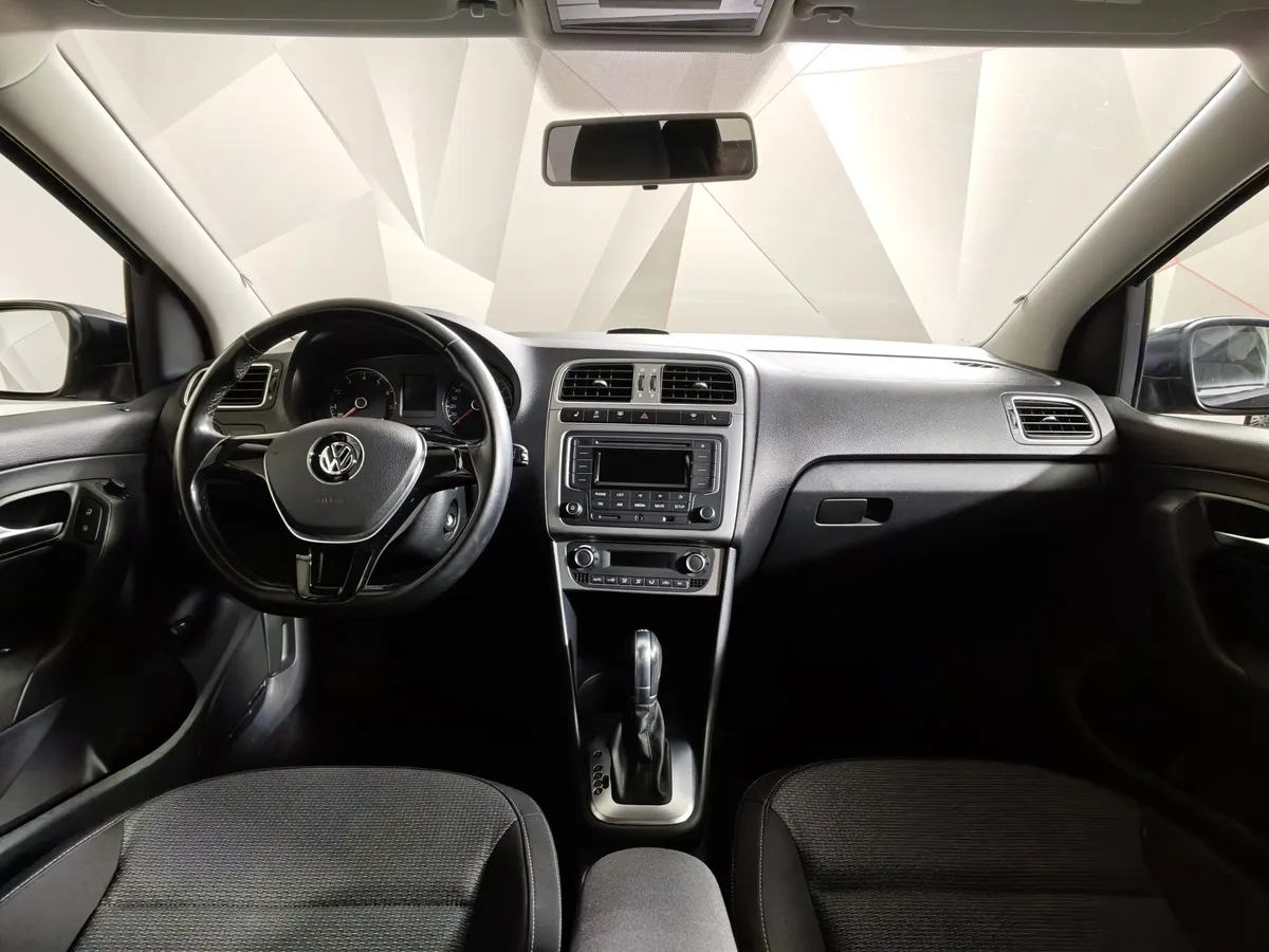 Volkswagen Polo 1.6 MPI AT (110 л.с.) Drive Черный в АВИЛОН. Слайд №14