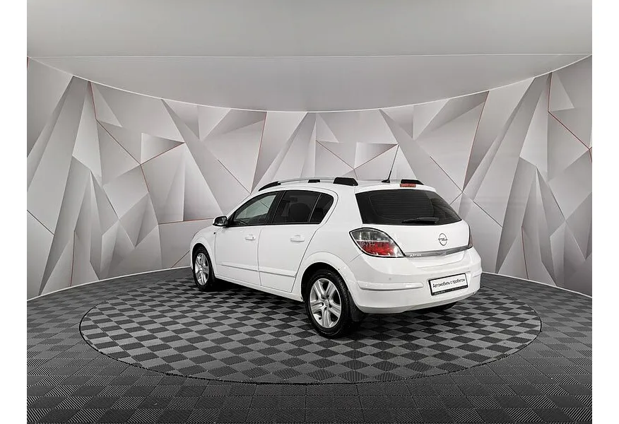 Opel Astra 1.4 ecoFLEX MT (90 л.с.) Белый в АВИЛОН. Слайд №4
