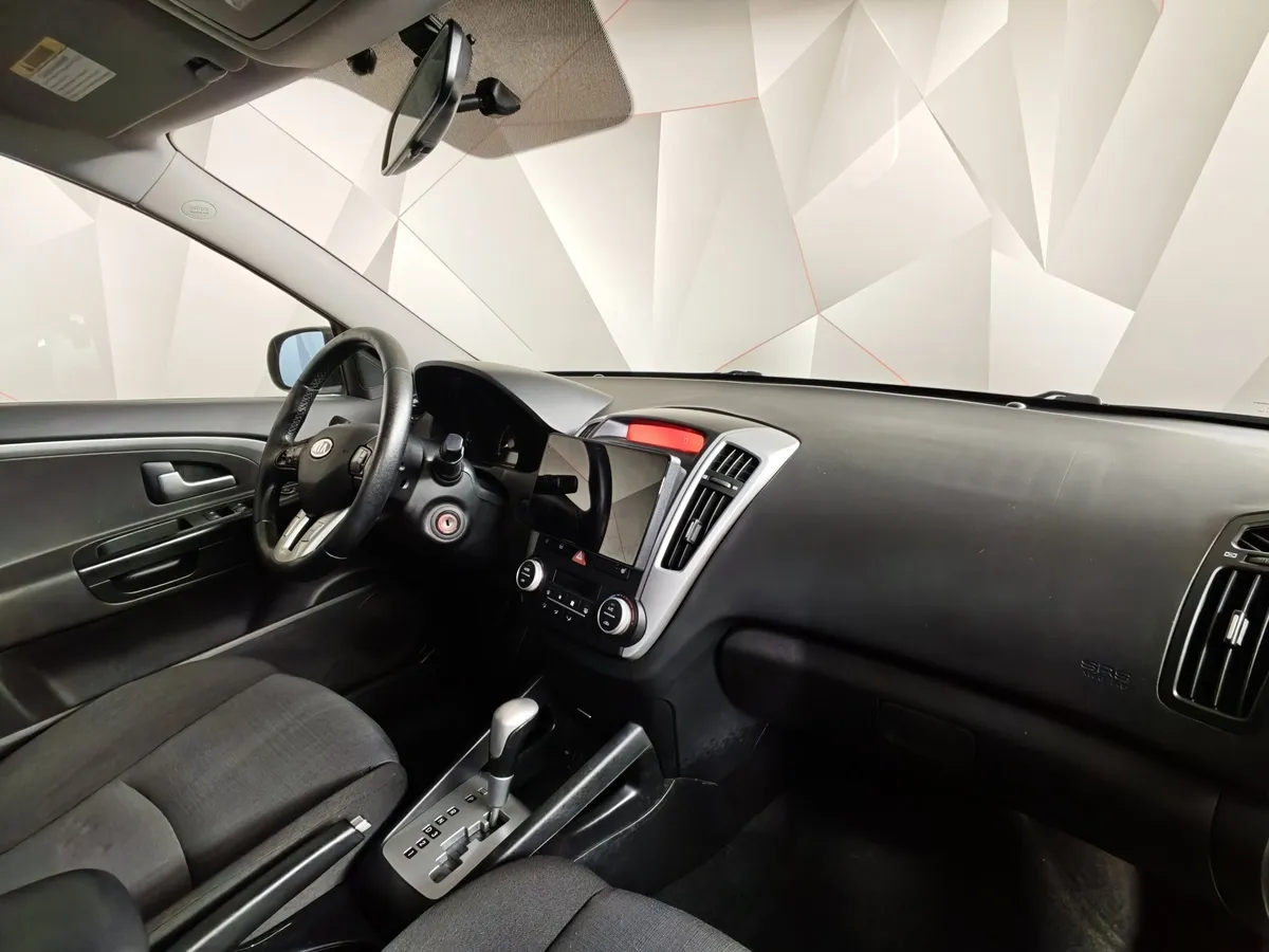 Kia Ceed 1.6 AT (122 л.с.) Бежевый в АВИЛОН. Слайд №12