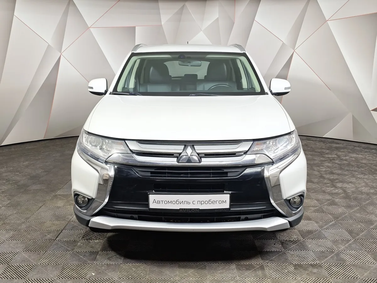 Mitsubishi Outlander 2.0 CVT 4WD (146 л.с.) Instyle E29 Белый в АВИЛОН. Слайд №7