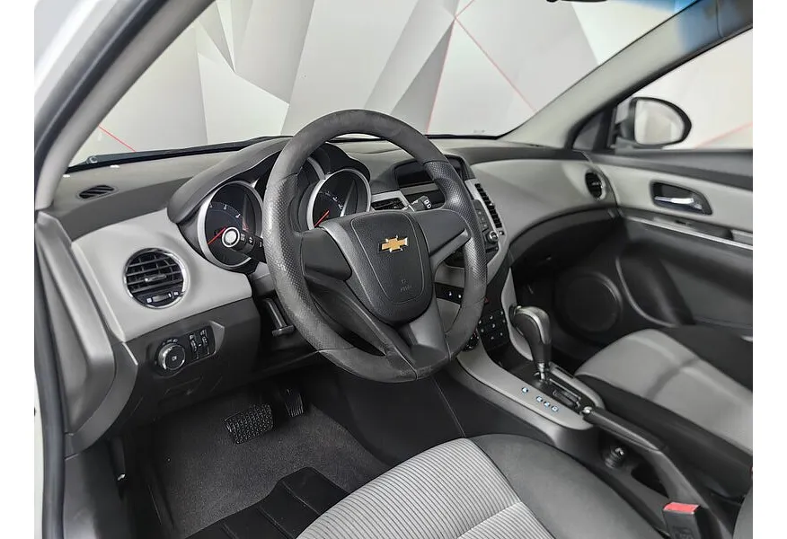 Chevrolet Cruze 1.6 AT (109 л.с.) Белый в АВИЛОН. Слайд №19 Chevrolet Cruze 1.6 AT (109 л.с.) Белый в АВИЛОН. Слайд №19