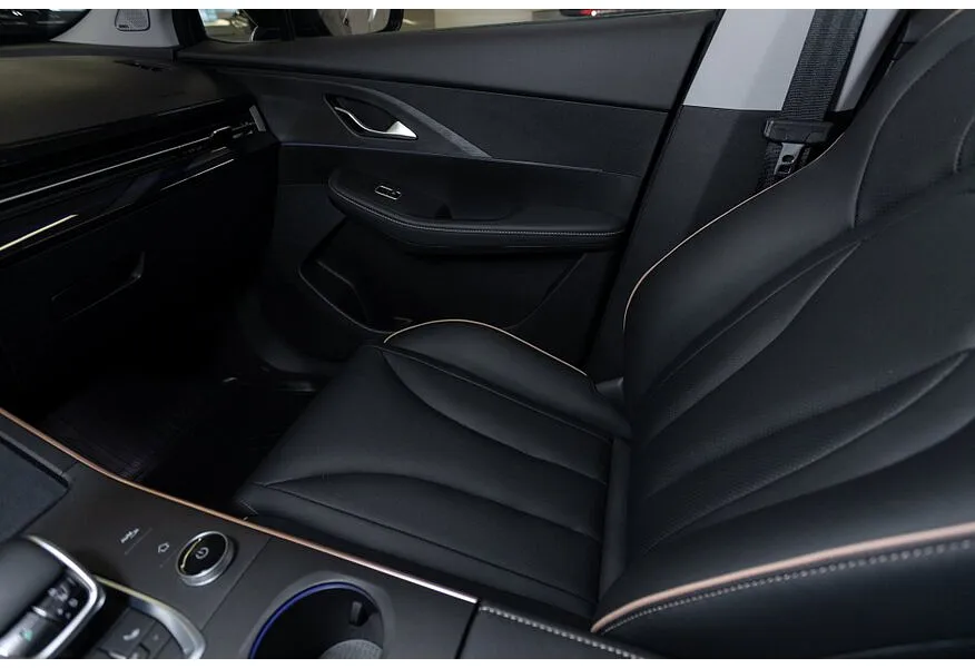 Omoda C5 1.6T DCT 4WD (150 л.с.) Supreme Серый в АВИЛОН. Слайд №11