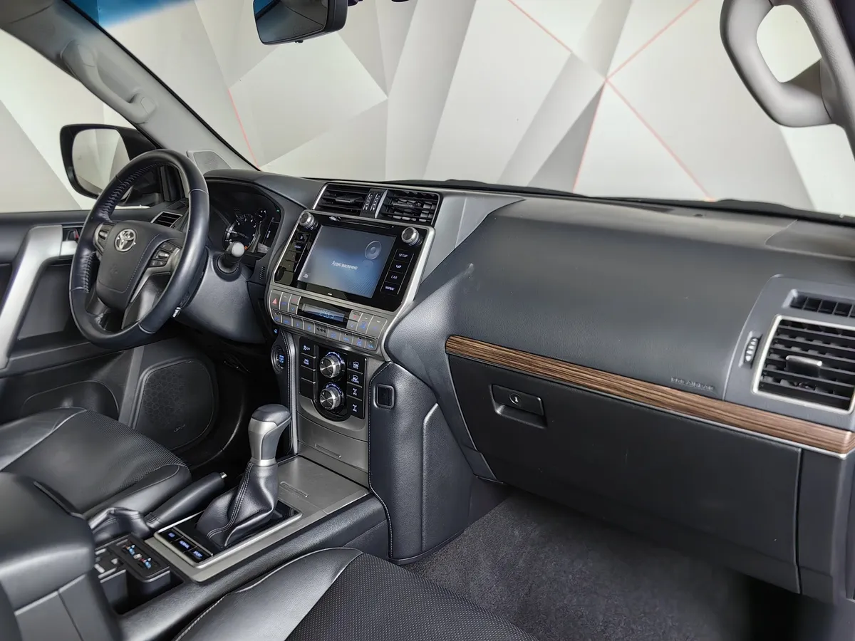 Toyota Land Cruiser Prado 4.0 AT AWD (249 л.с.) Черный в АВИЛОН. Слайд №13