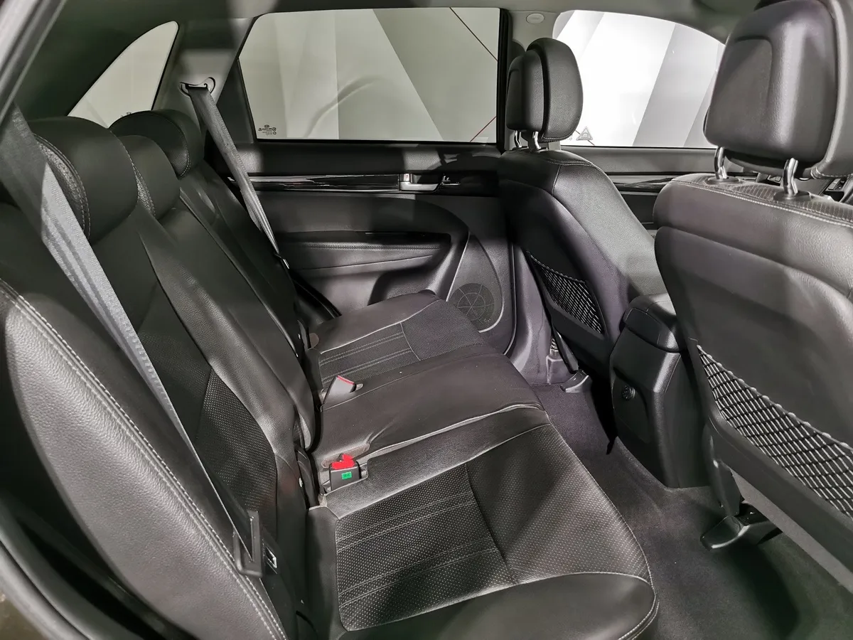 Kia Sorento 2.4 AT 4WD (175 л.с.) Comfort Коричневый в АВИЛОН. Слайд №15