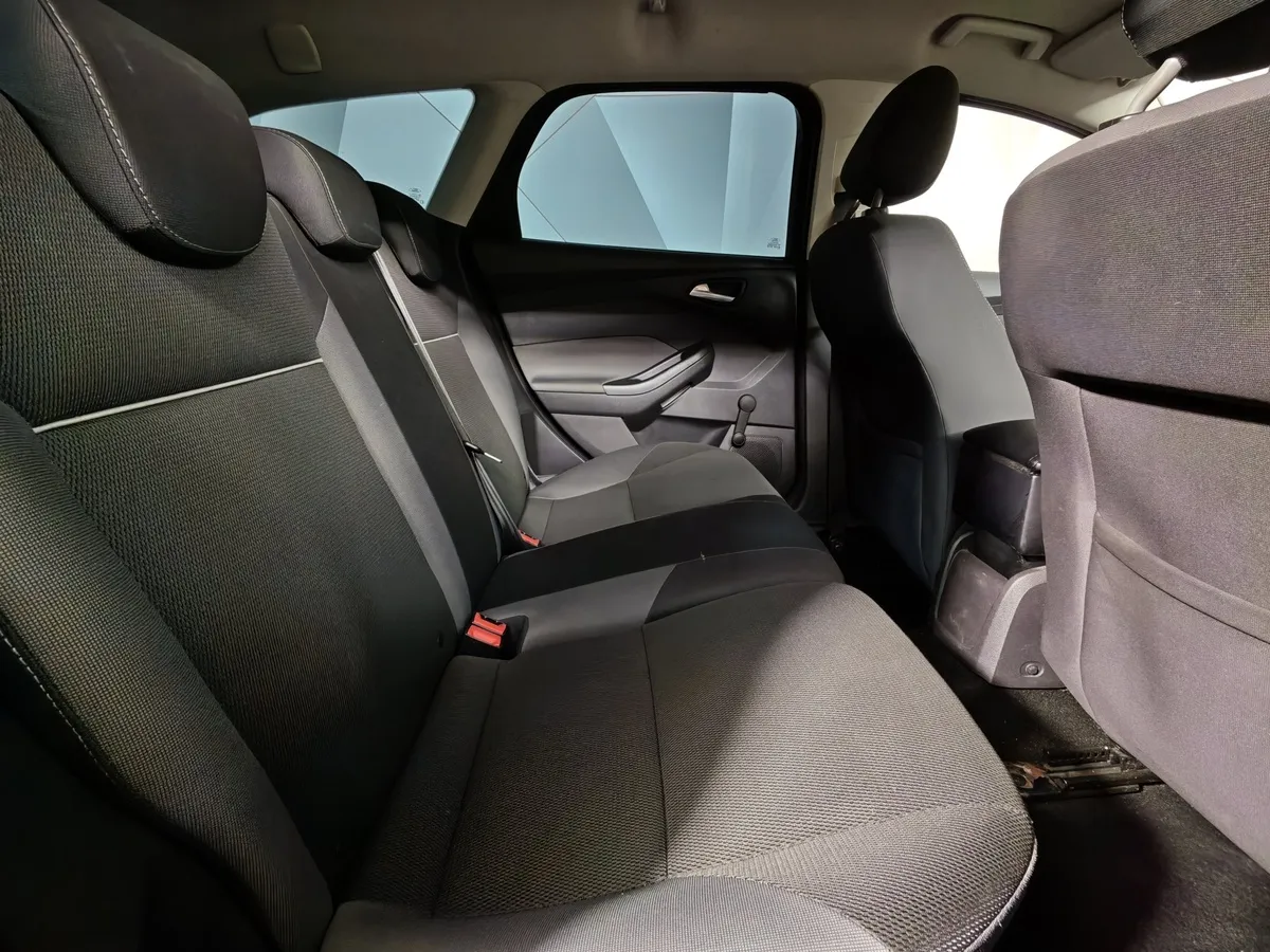 Ford Focus 1.6 MT (125 л.с.) Trend Черный в АВИЛОН. Слайд №16