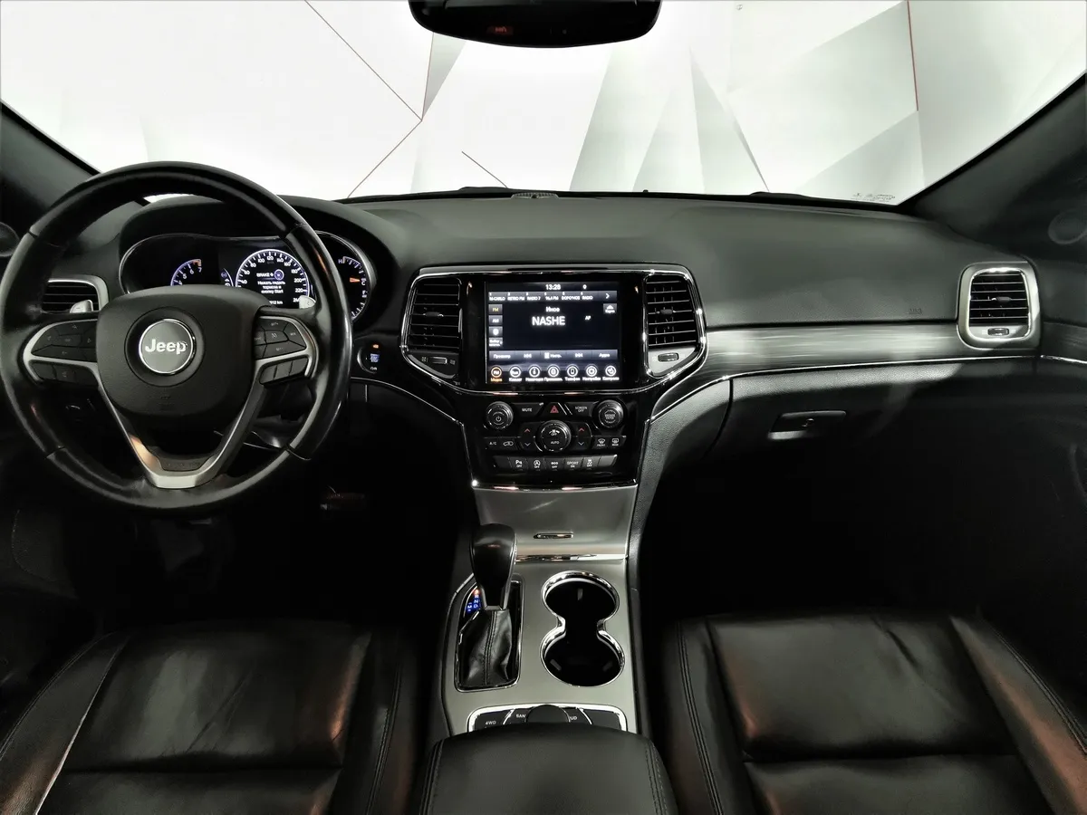 Jeep Grand Cherokee 3.0 AT AWD (238 л.с.) Limited Серый в АВИЛОН. Слайд №13