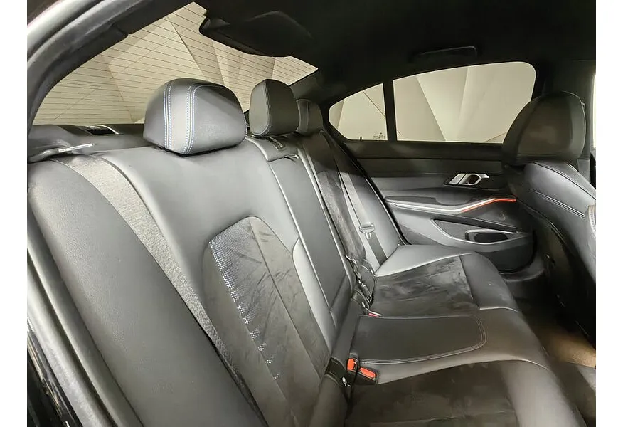 BMW 3 серия 320d xDrive (190 л.с.) M Sport Pro Черный в АВИЛОН. Слайд №13