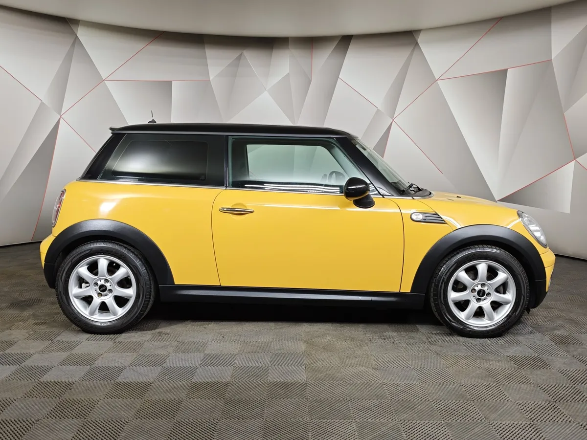MINI Hatch 1.6 AT (122 л.с.) Желтый в АВИЛОН. Слайд №6