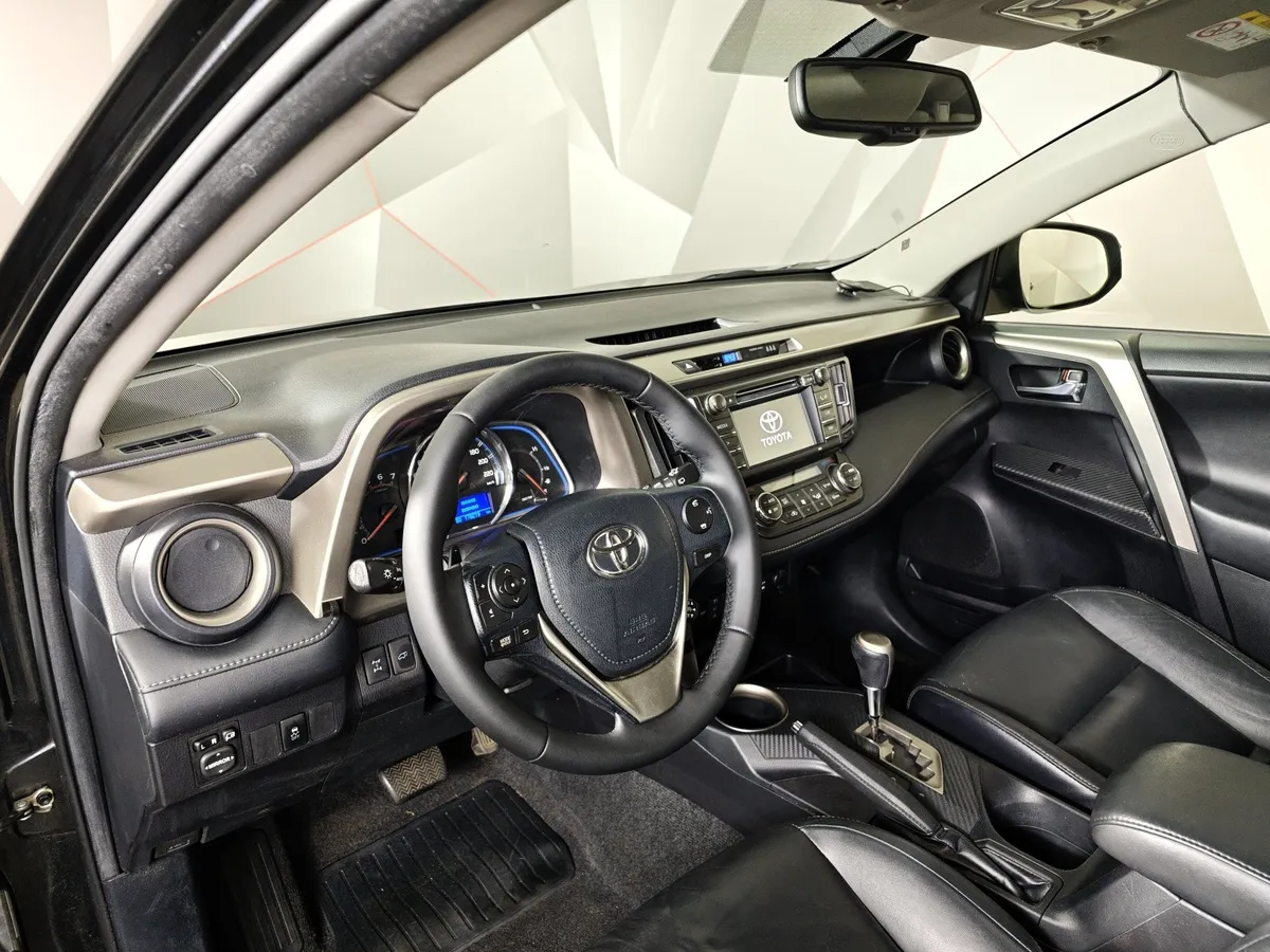 Toyota RAV4 2.2 TD AT (150 л.с.) Черный в АВИЛОН. Слайд №18