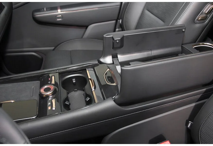 Lynk & Co 900 2.0 AT 4WD (884 л.с.) Ultra Черный в АВИЛОН. Слайд №16