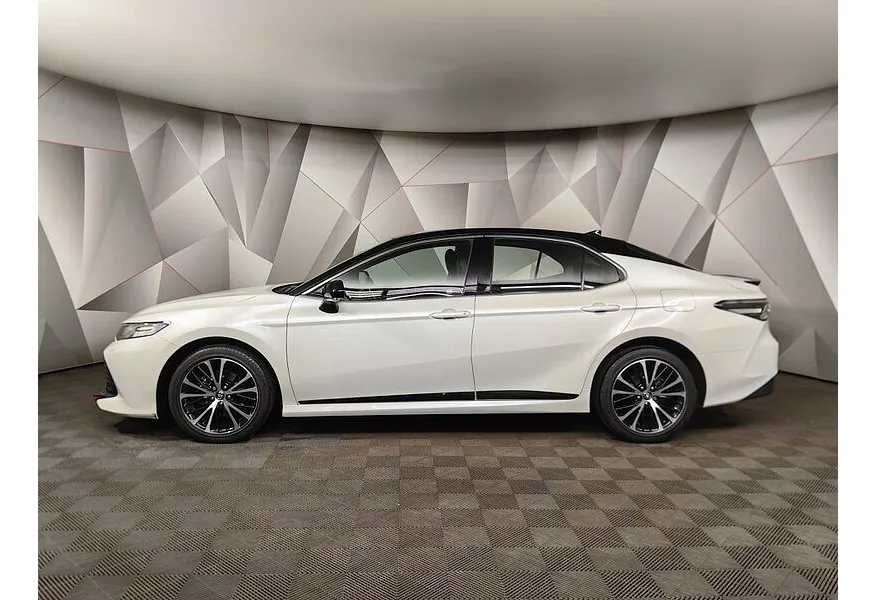 Toyota Camry 2.5 AT (181 л.с.) Белый в АВИЛОН. Слайд №3