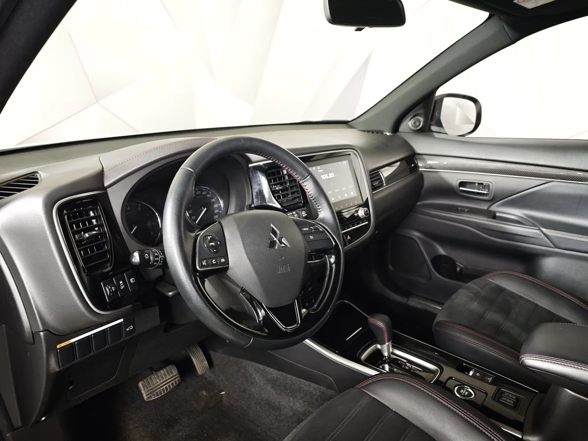 Mitsubishi Outlander 2.0 CVT 4WD (146 л.с.) Белый в АВИЛОН. Слайд №19