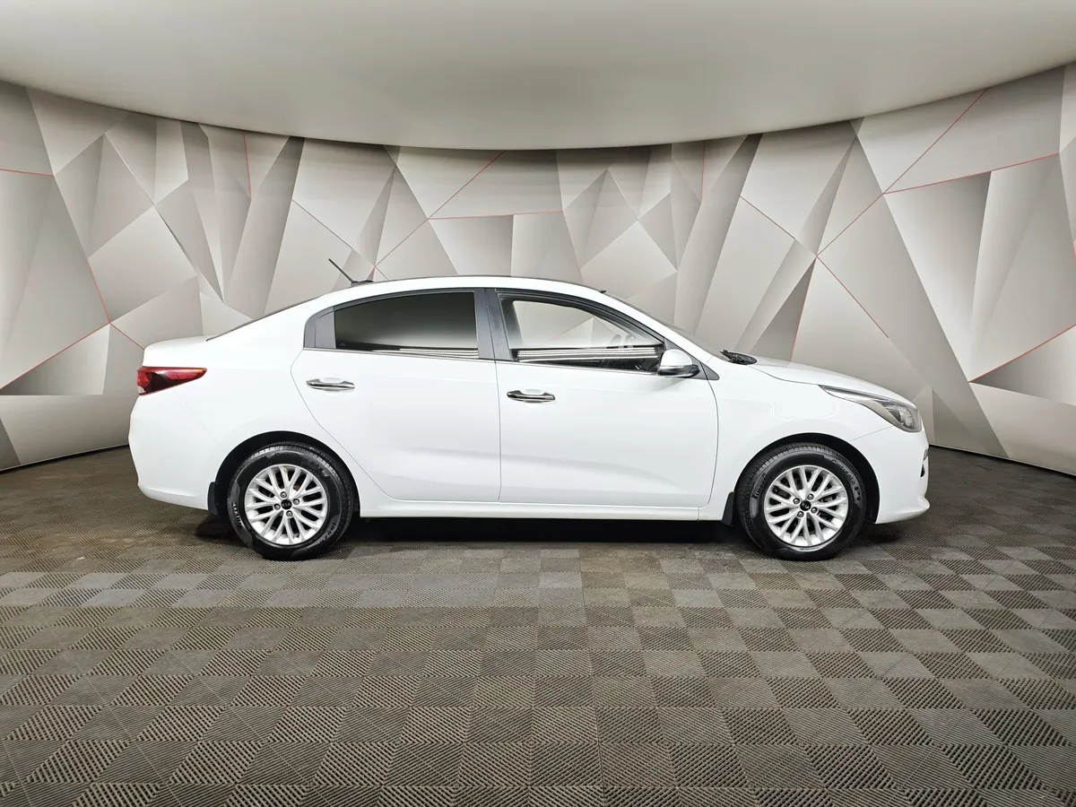 Kia Rio 1.6 AT (123 л.с.) Белый в АВИЛОН. Слайд №6