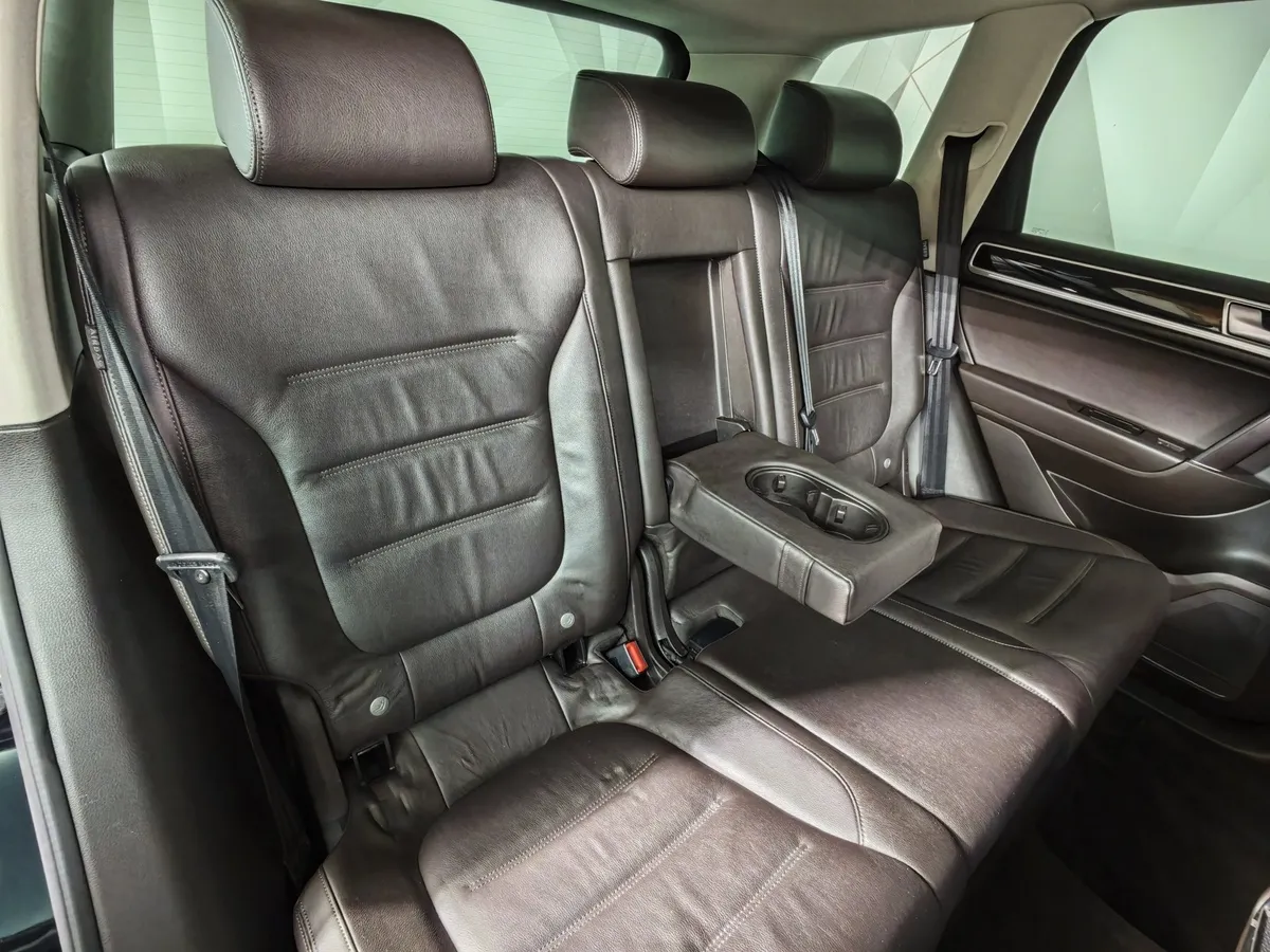 Volkswagen Touareg 3.6 FSI Tiptronic 4Motion (249 л.с.) V6 FSI Синий в АВИЛОН. Слайд №17