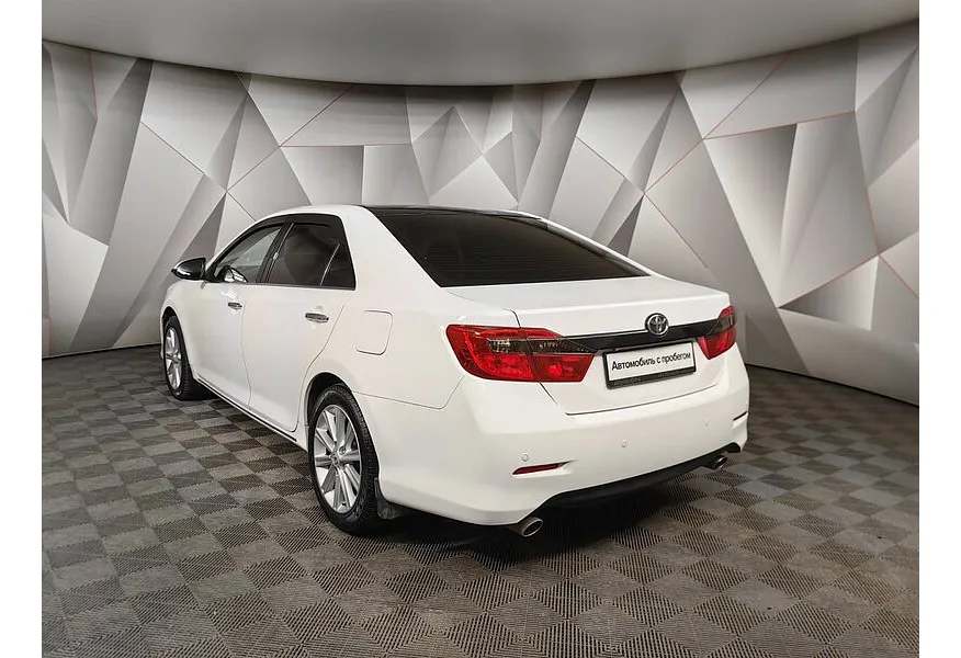 Toyota Camry 3.5 AT (249 л.с.) Белый в АВИЛОН. Слайд №4