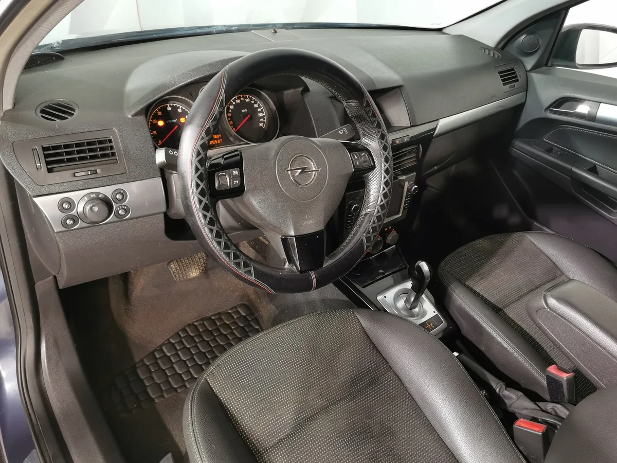 Opel Astra 1.6 MT (105 л.с.) Серый в АВИЛОН. Слайд №18