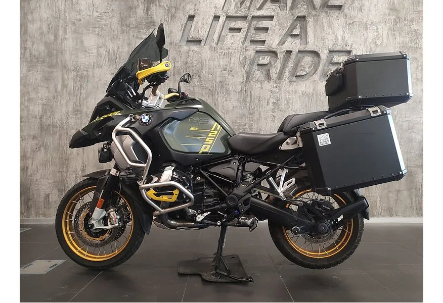 LIVE. Слайд №3