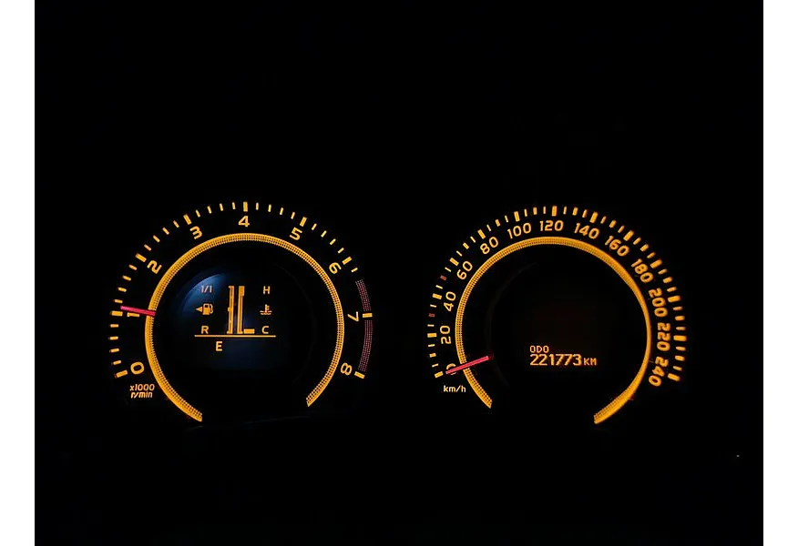 Toyota Auris 1.6 MMT (124 л.с.) Серебристый в АВИЛОН. Слайд №15 Toyota Auris 1.6 MMT (124 л.с.) Серебристый в АВИЛОН. Слайд №15