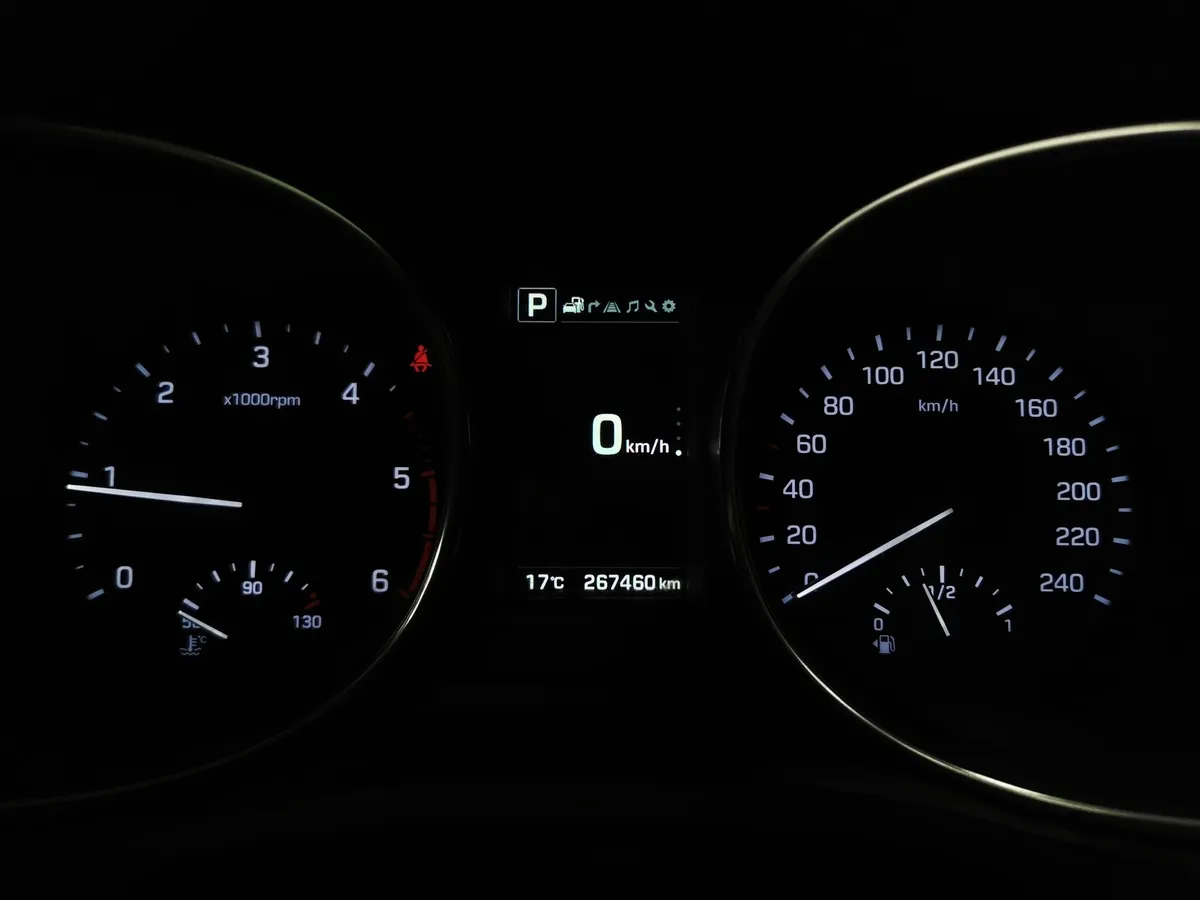 Hyundai Santa Fe 2.2 CRDi AT 4WD (197 л.с.) High-tech Серый в АВИЛОН. Слайд №17