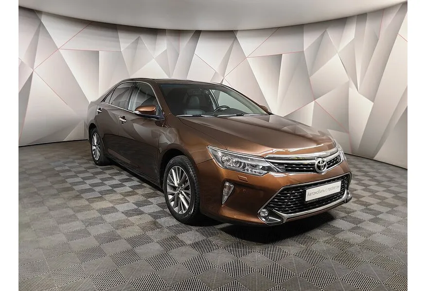 Toyota Camry 2.5 AT (181 л.с.) Коричневый в АВИЛОН. Слайд №3