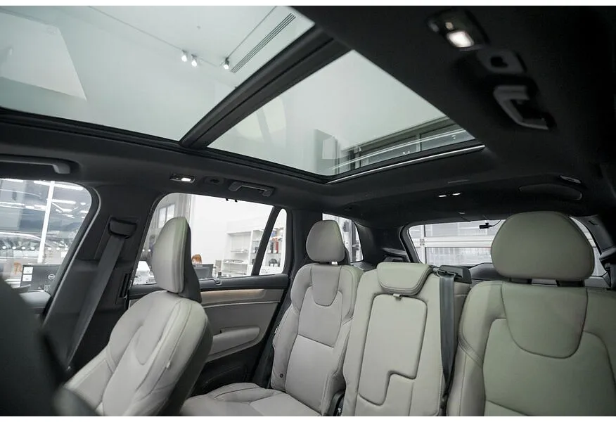 Volvo XC90 2.0 T8 plug-inhybrid AT AWD (7 мест) (455 л.с.) Ultra Bright Черный в АВИЛОН. Слайд №13