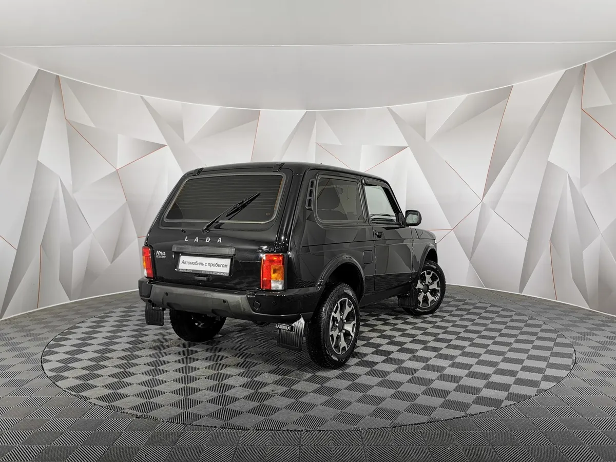 ВАЗ (Lada) 4x4 1.7 MT 8 кл. (83 л.с.) Черный в АВИЛОН. Слайд №2