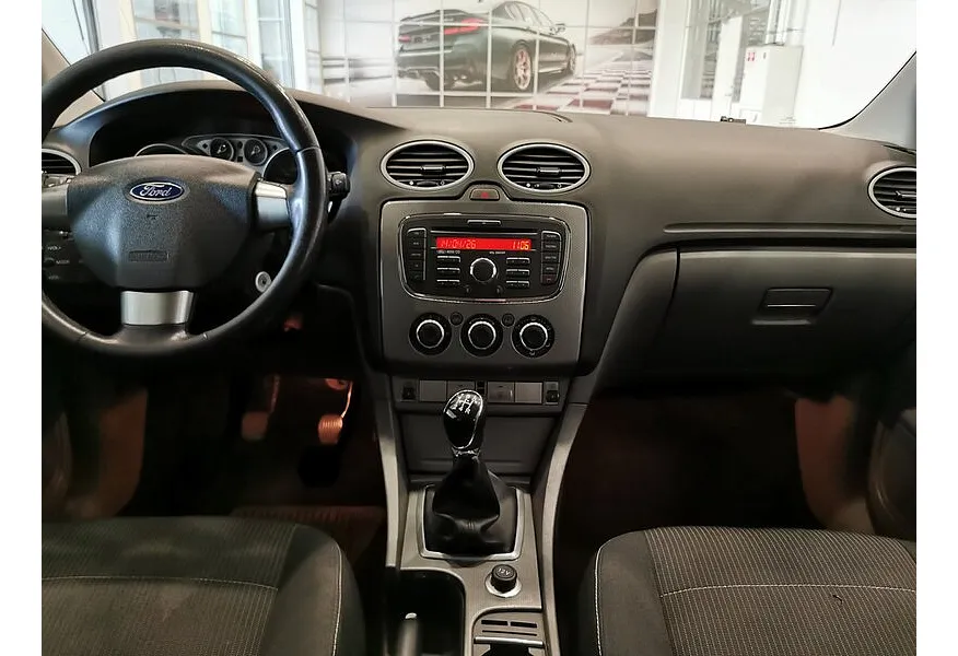 Ford Focus 1.6 MT (116 л.с.) Ghia Серый в АВИЛОН. Слайд №14