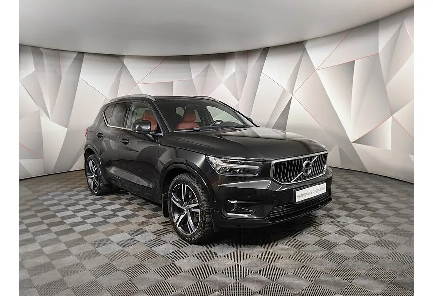 АВИЛОН - Volvo XC40 2.0 D4 Drive-E AT AWD (190 л.с.) Inscription Черный - slide 1