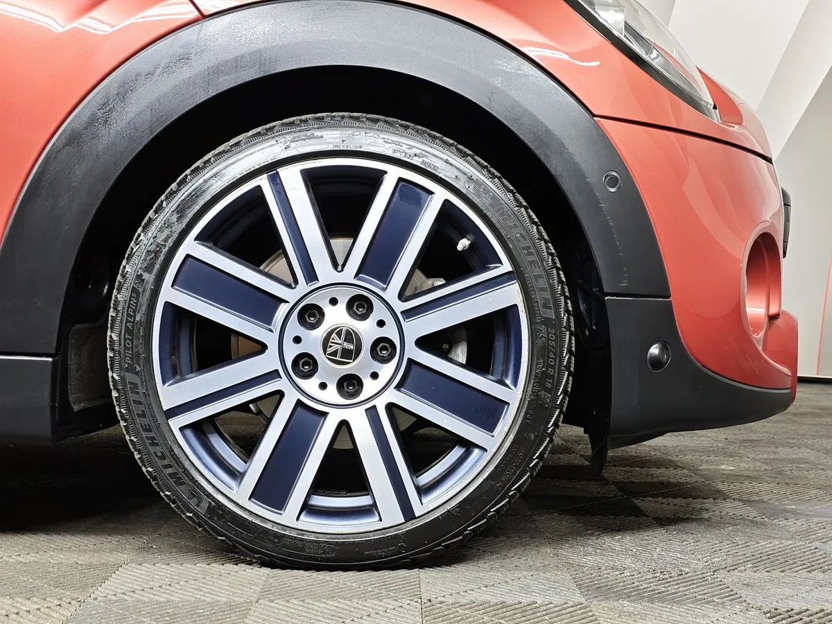 MINI 3 двери Cooper S 2.0 AMT (192 л.с.) Красный в АВИЛОН. Слайд №7