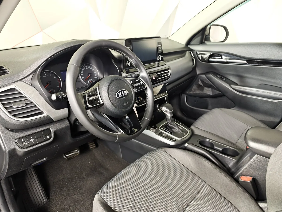 Kia Seltos 1.6 MPI AT 4WD (121 л.с.) Luxe Серый в АВИЛОН. Слайд №19