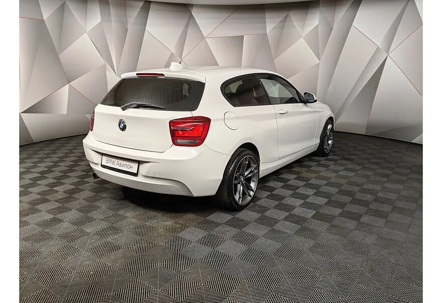 BMW 1 серия 116i AT (136 л.с.) Белый в АВИЛОН. Слайд №2