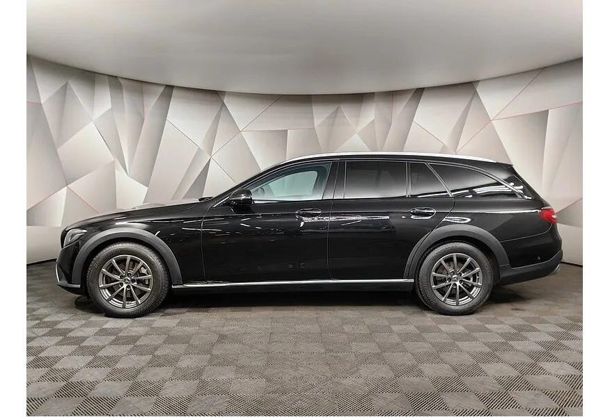 Mercedes-Benz E-Класс E 220 d 4MATIC 9G-TRONIC (194 л.с.) Luxury Черный в АВИЛОН. Слайд №5