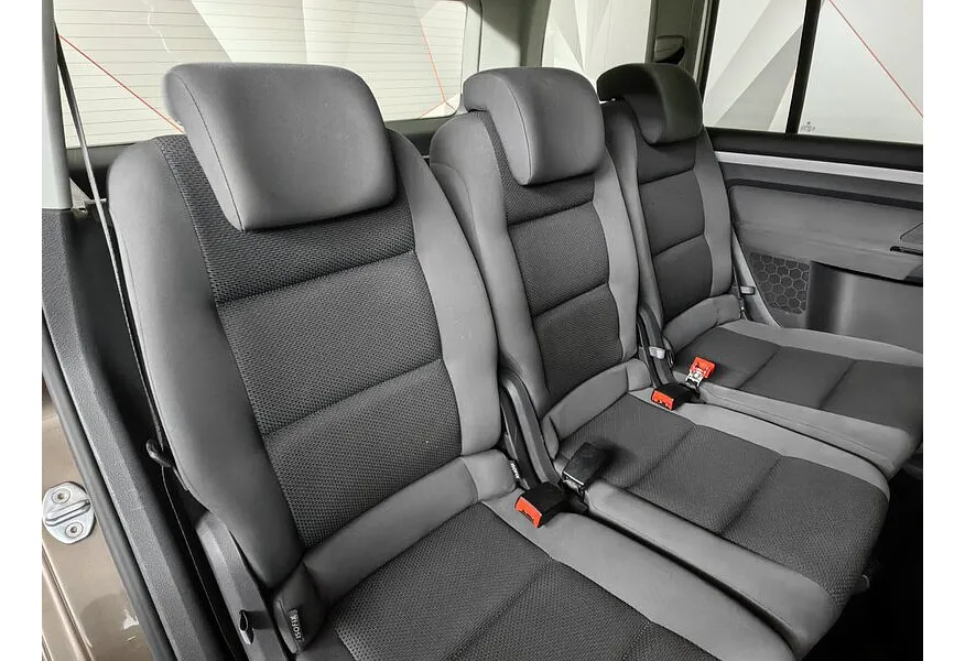 Volkswagen Touran 1.4 TSI DSG (140 л.с.) Conceptline Коричневый в АВИЛОН. Слайд №17