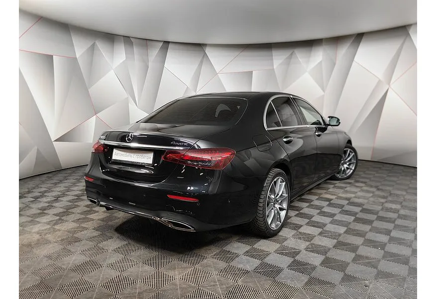 Mercedes-Benz E-Класс E 300 d 4MATIC 9G-TRONIC (249 л.с.) Sport Plus Черный в АВИЛОН. Слайд №2