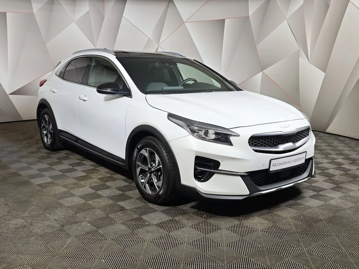 Kia XCeed 1.4 T-GDI (140 л.c.) Premium Plus Белый в АВИЛОН. Слайд №3
