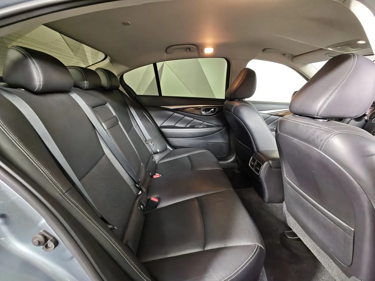 Infiniti Q50 2.0 T AT (211 л.с.) Серый в АВИЛОН. Слайд №16