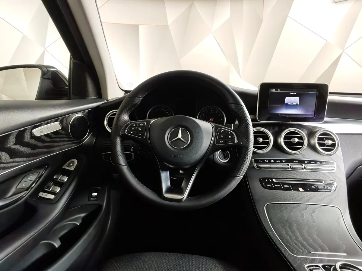 Mercedes-Benz GLC 250 9G-TRONIC 4MATIC (211 л.с.) Premium Черный в АВИЛОН. Слайд №20