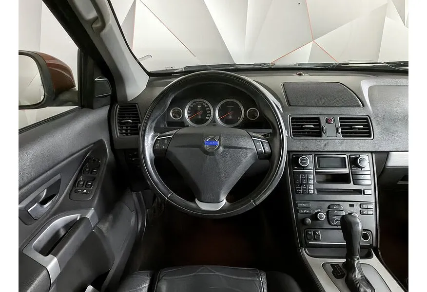 Volvo XC90 2.5 T5 Geartronic AWD (5 мест) (210 л.с.) Красный в АВИЛОН. Слайд №20
