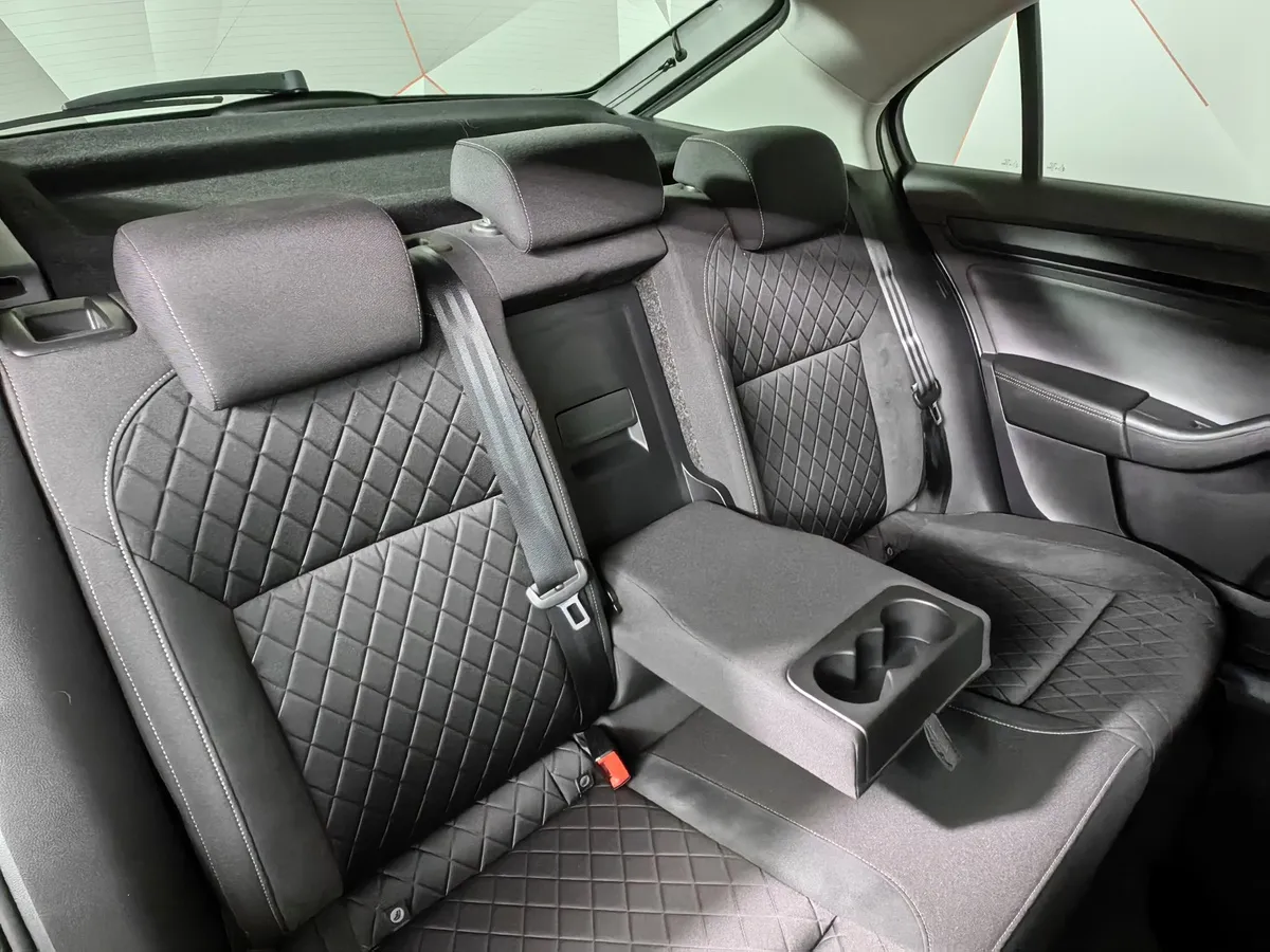 Skoda Rapid 1.4 DSG (125 л.с.) Ambition Серый в АВИЛОН. Слайд №16