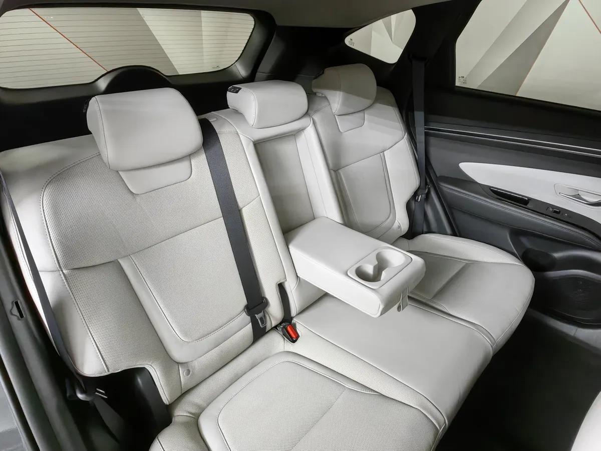Hyundai Tucson D2.0 Smartstream 8AT 4WD (186 л.с.) Lifestyle Plus Серый в АВИЛОН. Слайд №17